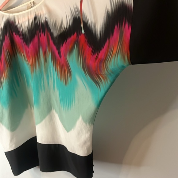 Madison Blouse Dolman Sleeves Cut Out Shoulder With Tie Gorgeous! Size Medium - Picture 6 of 11